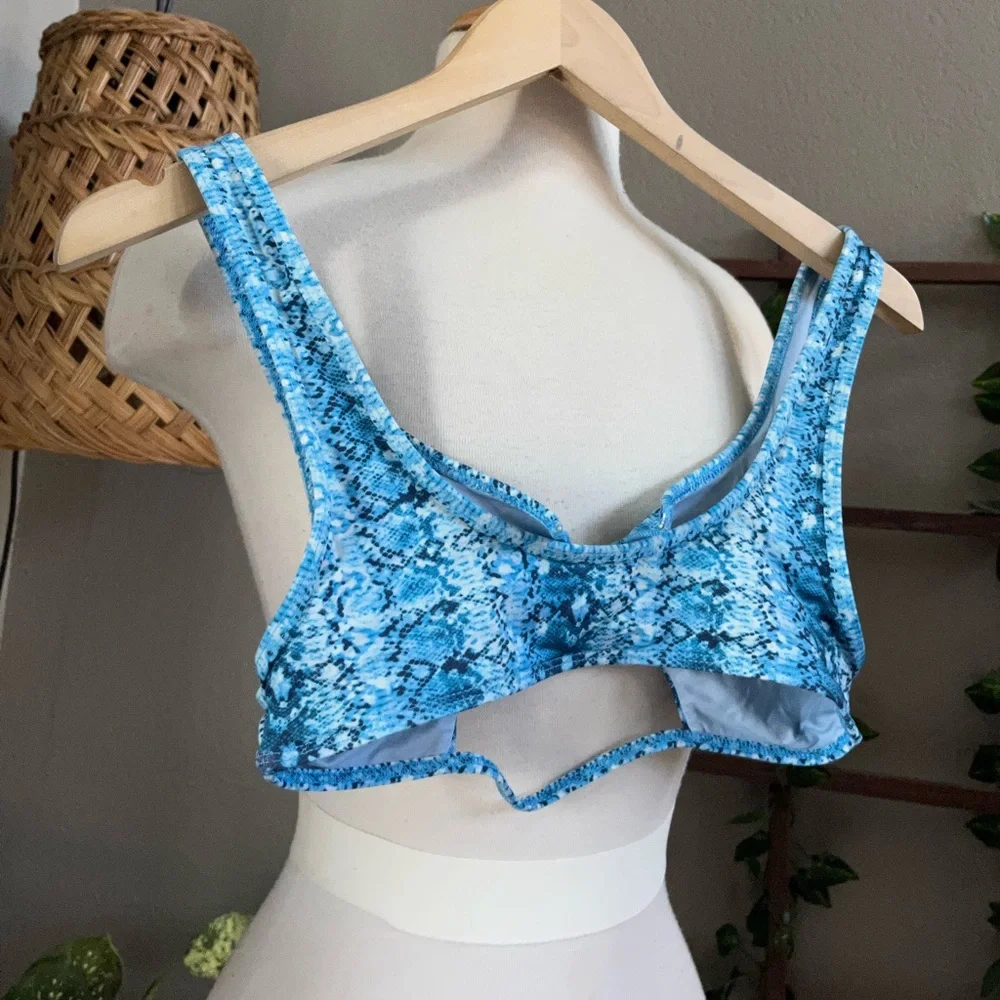 Frankies Bikinis 2 Pc Set Lulu Top and Kenz Bottom